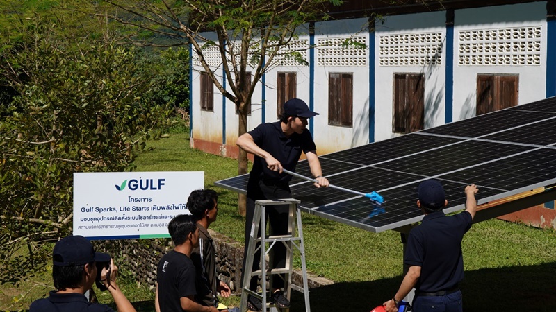 GULF จับมือ AIS ติดตั้งแผงโซลาร์เซลล์ พร้อมเชื่อมต่อเสาสัญญาณให้ชุมชนห่างไกล ยกระดับคุณภาพชีวิตคนไทย ในโครงการ Gulf x AIS Solar Synergy : A Spark of Green Energy Network